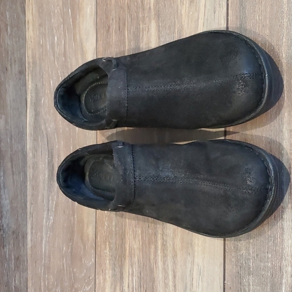 NEW Born Tahoe Women's in Black Distressed Clog shoes boots heels leather - Picture 3 of 10